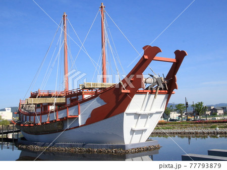 奈良市の世界遺産　平城宮跡に復元された遣唐使船 77793879