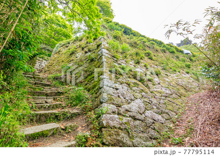 宝満山登山道と城壁　福岡県太宰府市 77795114
