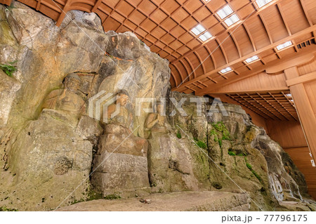 臼杵の石仏(磨崖仏)　大分県臼杵市 77796175