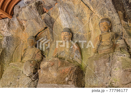 臼杵の石仏(磨崖仏)　大分県臼杵市 77796177