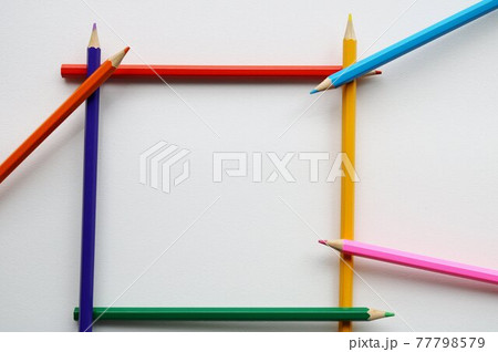 色鉛筆　カラフル 77798579