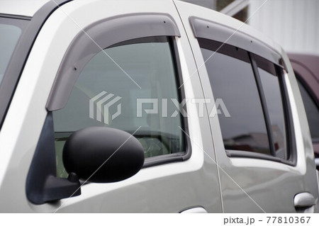 自動車のオプションパーツ　ドアバイザー 77810367