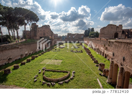 古代ローマの中心　フォロロマーノ 77812410