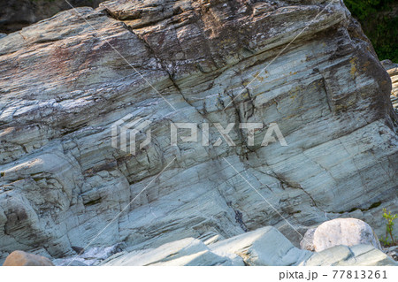 長瀞渓谷　石畳上流付近の片岩　長瀞町　 77813261