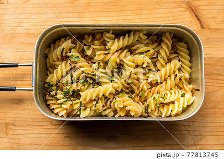 イタリアンパスタ　Italian pasta with simple tomato sauce 77813745