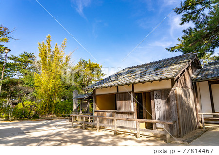 山口県萩市 松陰神社内にある松下村塾の建物 山口県萩市 松陰神社内にある松下村塾の建物 77814467