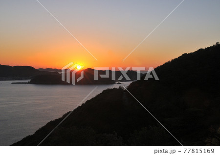 南海展望台からの日の出(五ヶ所湾を望む)【三重県度会郡南伊勢町】 77815169
