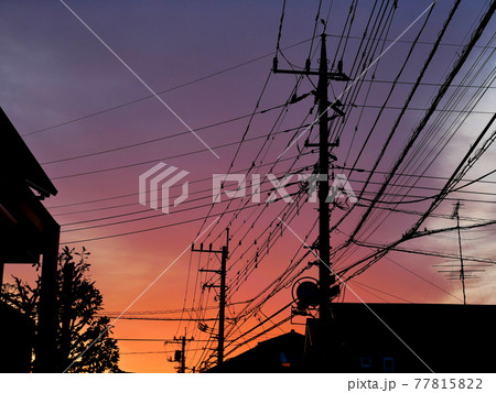 街の朝焼け 77815822