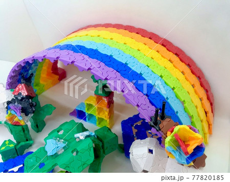 カタツムリと虹のブロックアート 77820185