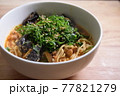 辛い麺 77821279