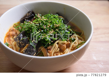 辛い麺 辛い麺 77821279
