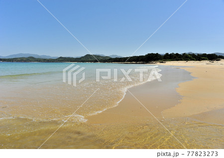 山口県下関市室津にある室津海水浴場から見た風景 山口県下関市室津にある室津海水浴場から見た風景 77823273