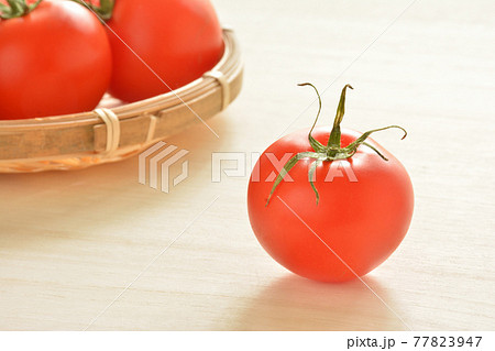 トマト 77823947