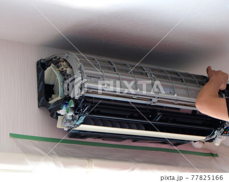 エアコンの掃除を業者に頼む 77825166