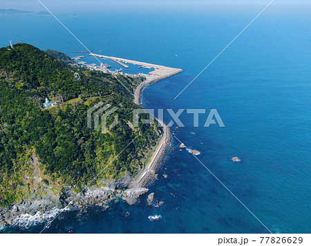 空から見る、三重県鳥羽市「神島・神島灯台」 77826629