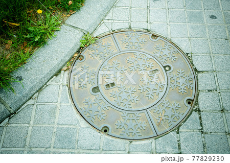 北海道　結晶デザインが美しいマンホール 77829230