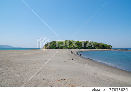 沖ノ島と陸繋砂州（トンボロ）／千葉県館山市 77833826