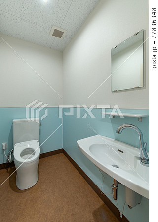 男性用公衆トイレ 77836348