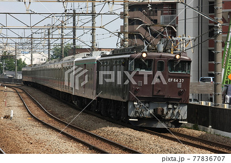 EF64-37牽引の京葉線205系の長野配給（ゆうマニ連結）の写真素材