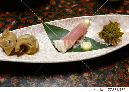 旅館の豪華料理 77838582
