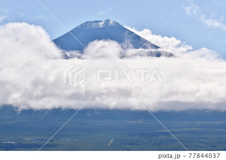 河口湖ロープウェイ山頂から眺める富士山 河口湖ロープウェイ山頂から眺める富士山 77844037