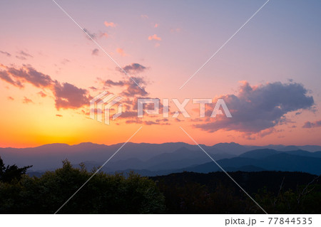 夕暮れ 夕暮れ 77844535