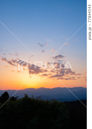 夕暮れ 夕暮れ 77844543