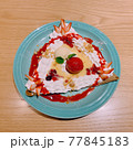 イチゴのクレープ 77845183