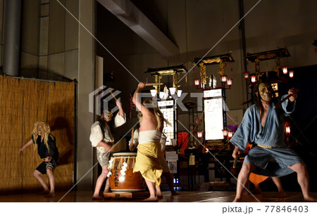 石川県輪島市 御陣乗太鼓の実演(キリコ会館) 石川県輪島市 御陣乗太鼓の実演(キリコ会館) 77846403