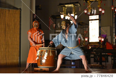 石川県輪島市　御陣乗太鼓の実演（キリコ会館） 77846420