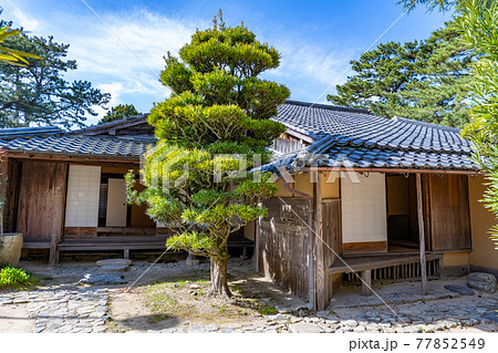 山口県萩市 松陰神社内にある幽囚室杉家旧宅の建物 山口県萩市 松陰神社内にある幽囚室杉家旧宅の建物 77852549