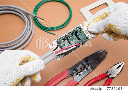 電気工事　配線作業　 77861034