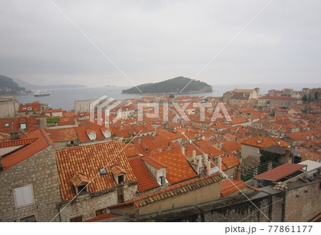 城壁からみたドブロブニク旧市街 77861177