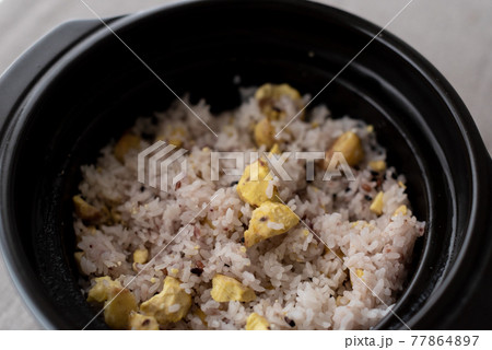秋の炊き込みご飯栗ご飯 秋の炊き込みご飯栗ご飯 77864897