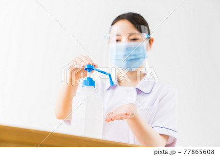 看護師の手指消毒 看護師の手指消毒 77865608