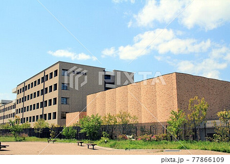 関西外国語大学 77866109