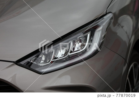 車のヘッドライト イメージ 車のヘッドライト イメージ 77870019