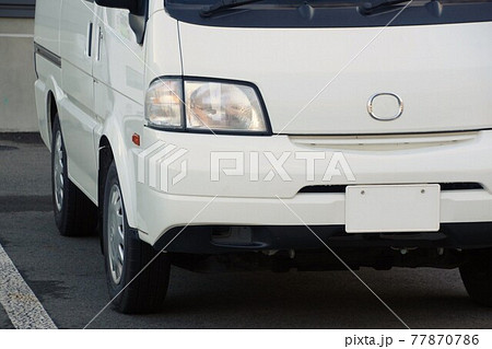 自動車イメージ マツダの商用車ボンゴバンのフロント部 自動車イメージ マツダの商用車ボンゴバンのフロント部 77870786