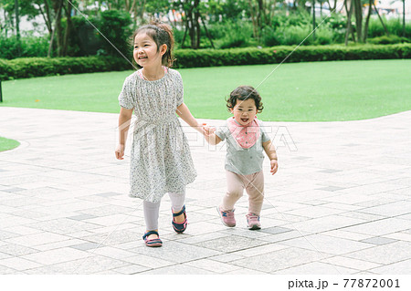 仲良し姉妹 仲良し姉妹 77872001