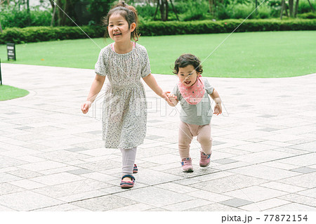 仲良し姉妹 77872154