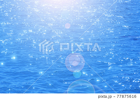 海　波　一面　フレア　背景素材 77875616