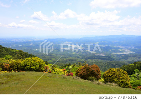 三重県 青山高原からの眺め(2021年5月 春) 三重県 青山高原からの眺め(2021年5月 春) 77876316