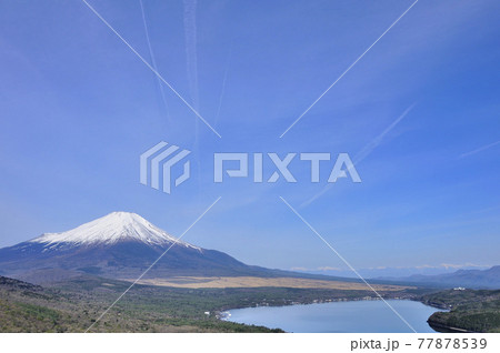 鉄砲木ノ頭より望む富士山と南アルプスと山中湖 コピースペース 鉄砲木ノ頭より望む富士山と南アルプスと山中湖 コピースペース 77878539