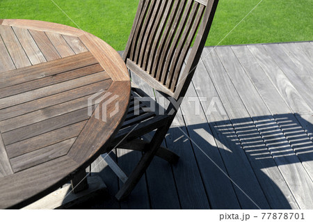 デッキテーブルとデッキチェア2 77878701