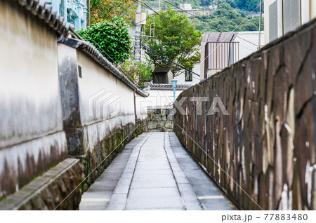 長崎　雨上がりのオランダ坂 77883480