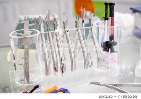 Dental tools, tongs of various shapes Dental tools, tongs of various shapes 77886568