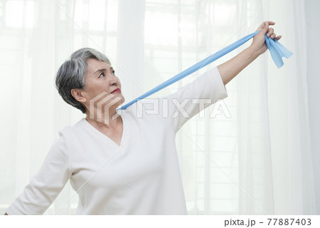 シニア 先輩 年上 77887403