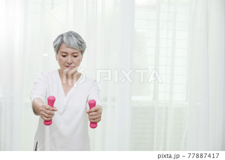 シニア 先輩 年上 77887417