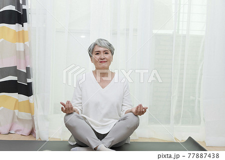 シニア 先輩 年上 77887438