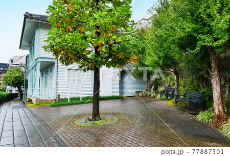 長崎　雨上がりのオランダ坂 77887501